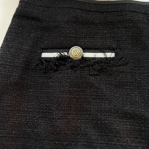 Skirt- Winters - Picture 2 of 3